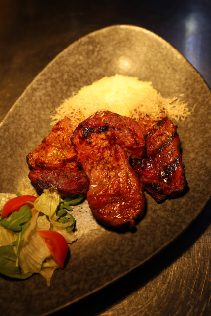 Розовая телятина с картофельным пюре