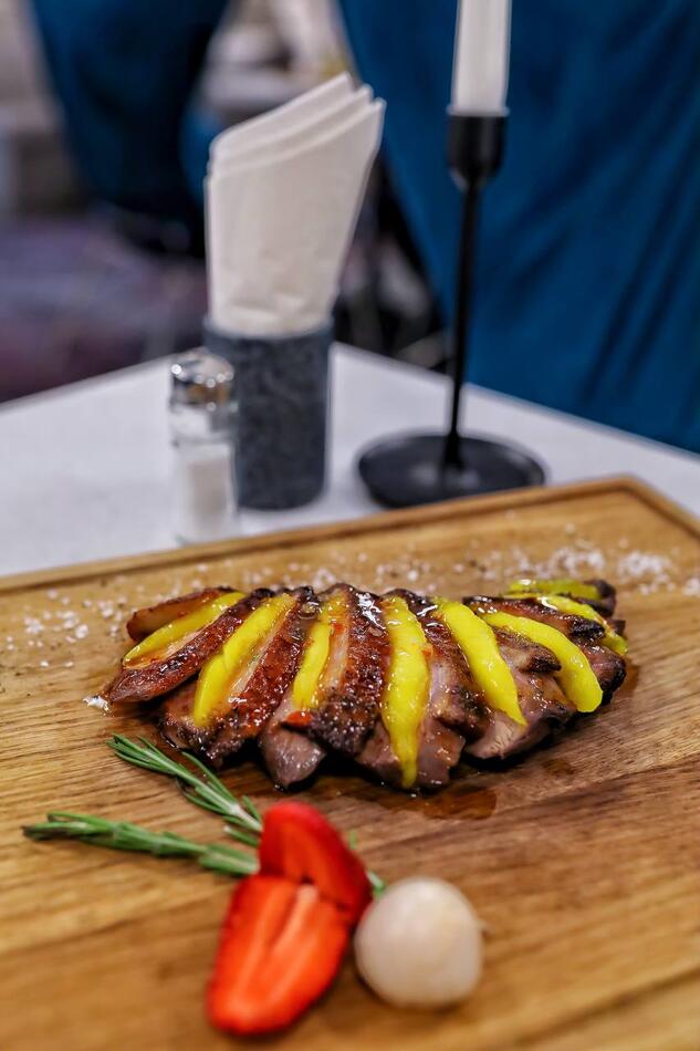 5c067a91bc063296aa5eaf630d071ee4 Утиная грудка в манговом соусе — изображение 1