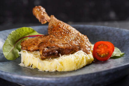 Утка "Конфи" с кукурузно-картофельным пюре